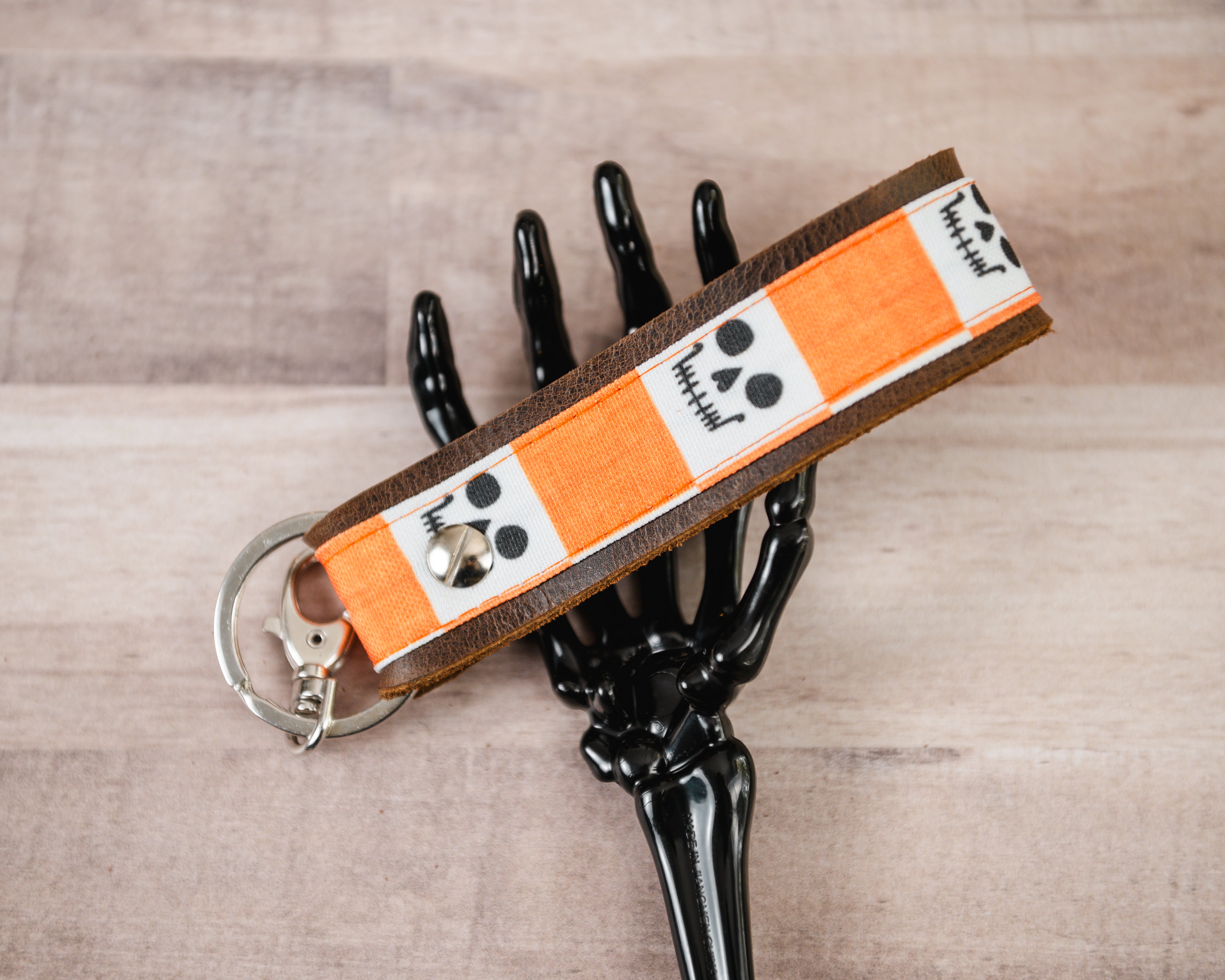 Checkered Skeleton Handmade Leather Keychain – Outlaw 